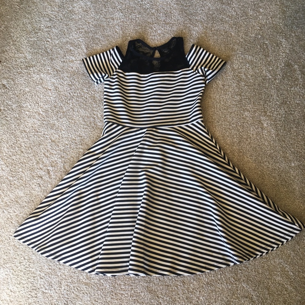 Ava & yelly kid’s dress